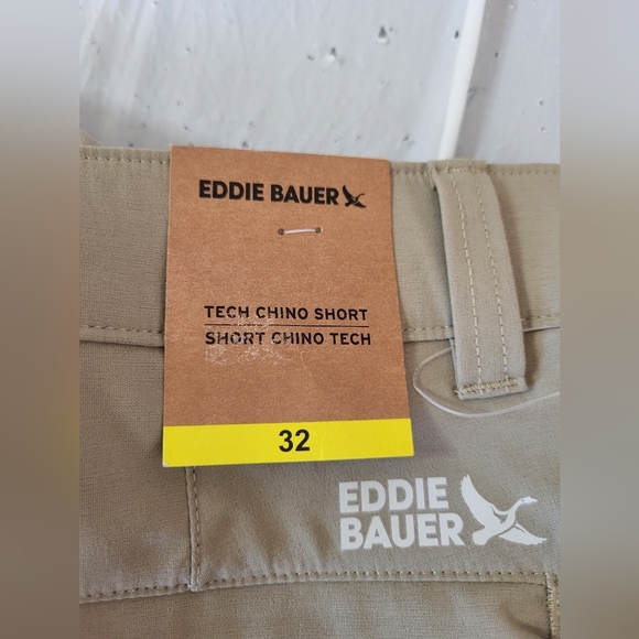 NEW- Eddie Bauer Men's Tan Flat Front Shorts, Size 32 - Picture 7 of 7